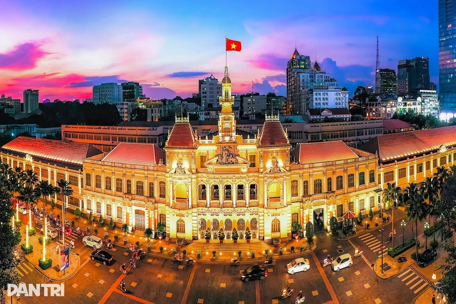 Bộ Chính trị: TPHCM là đô thị hiện đại, GRDP đạt 14.000 USD vào 2030 Bộ Chính trị: TPHCM là đô thị hiện đại, GRDP đạt 14.000 USD vào 2030