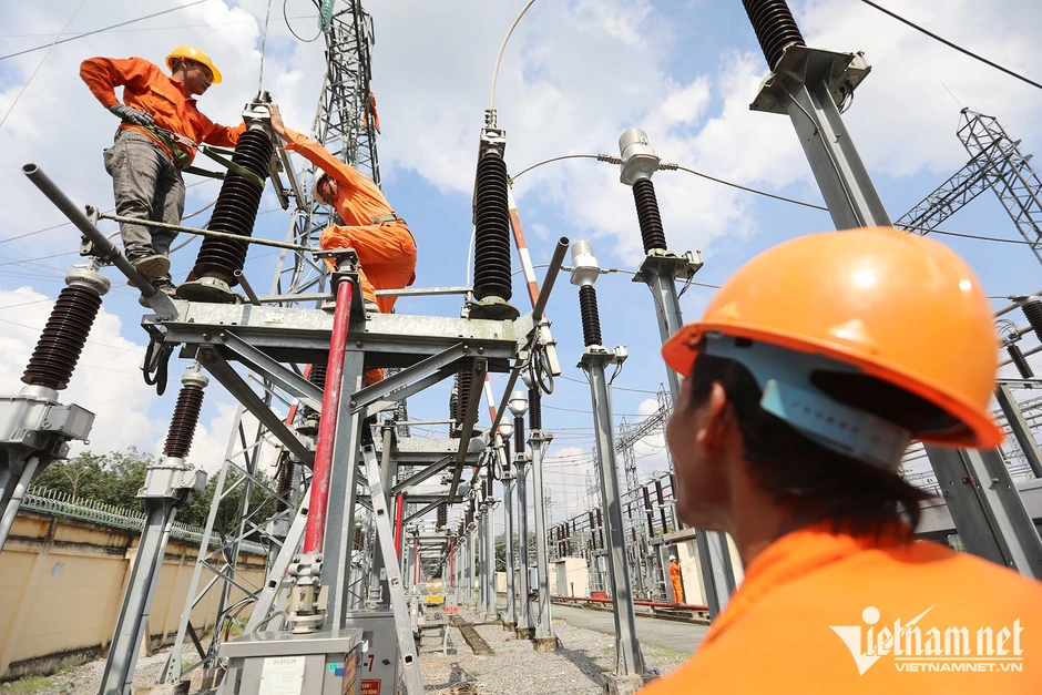 Bộ Công Thương: Đã mua được thêm 3,2 triệu m3 xăng dầu, đủ dùng hết tháng 4 Bộ Công Thương: Đã mua được thêm 3,2 triệu m3 xăng dầu, đủ dùng hết tháng 4