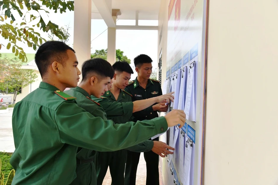 Bộ đội Biên phòng Đắk Lắk sẵn sàng bầu cử sớm Bộ đội Biên phòng Đắk Lắk sẵn sàng bầu cử sớm