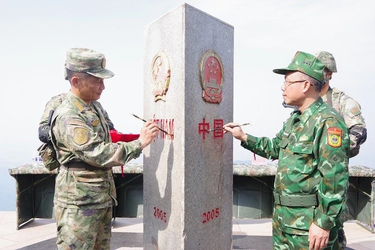 Bộ đội Biên phòng Điện Biên và Bộ đội Biên phòng khu Mông Tự phối hợp tuần tra