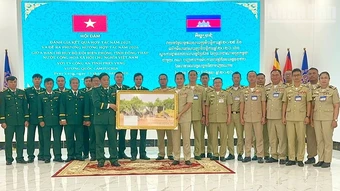 Bộ đội Biên phòng Đồng Tháp và Ty Công an tỉnh Prey Veng ký kết thỏa thuận hợp tác