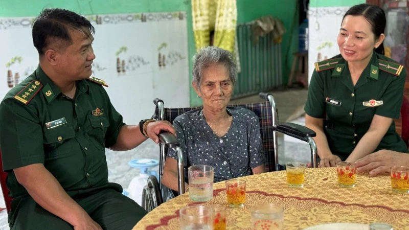 Bộ đội Biên phòng tỉnh Đắk Lắk tổ chức nhiều hoạt động tri ân gia đình có công với cách mạng