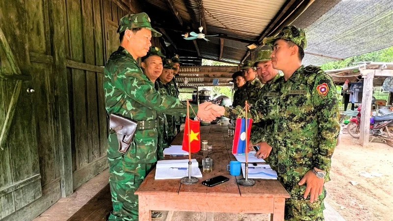 Bộ đội Biên phòng tỉnh Nghệ An tuần tra song phương bảo vệ biên giới Việt Nam-Lào