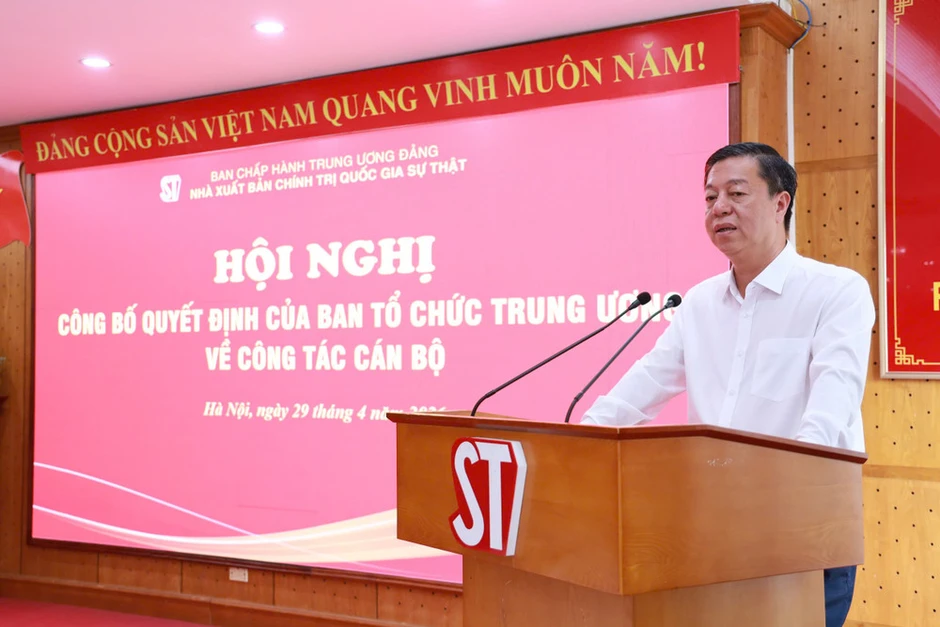 Bổ nhiệm lại chức danh Phó Giám đốc - Phó Tổng Biên tập Nhà xuất bản Chính trị quốc gia Sự thật đối với đồng chí Nguyễn Hoài Anh Bổ nhiệm lại chức danh Phó Giám đốc - Phó Tổng Biên tập Nhà xuất bản Chính trị quốc gia Sự thật đối với đồng chí Nguyễn Hoài Anh