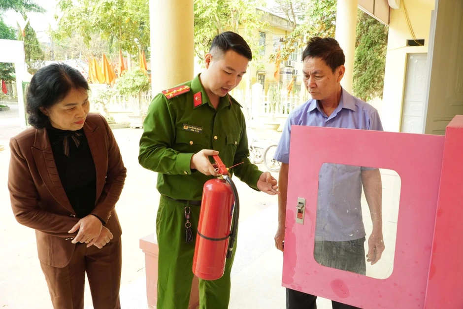 Bộ Nội vụ chốt chế độ cho người hoạt động không chuyên trách nghỉ việc Bộ Nội vụ chốt chế độ cho người hoạt động không chuyên trách nghỉ việc