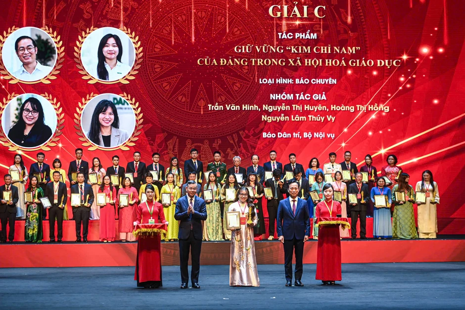 Bộ Nội vụ đạt 5 giải cuộc thi bảo vệ nền tảng tư tưởng của Đảng Bộ Nội vụ đạt 5 giải cuộc thi bảo vệ nền tảng tư tưởng của Đảng