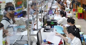 Bộ Nội vụ giải đáp cách tính 5 năm công tác khi tiếp nhận viên chức vào làm công chức