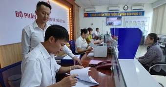 Bộ Nội vụ giải đáp cách tính tỷ lệ số người được nâng lương trước hạn