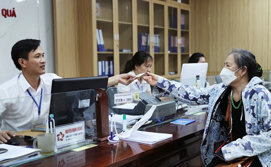 Bộ Nội vụ: Tăng 8% trợ cấp hằng tháng cho cán bộ xã già yếu đã nghỉ việc Bộ Nội vụ: Tăng 8% trợ cấp hằng tháng cho cán bộ xã già yếu đã nghỉ việc