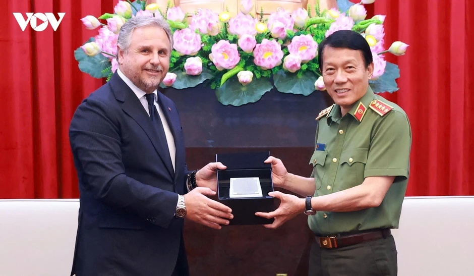 Bộ trưởng Bộ Công an Lương Tam Quang tiếp Phó Chủ tịch cấp cao Tập đoàn Leonardo