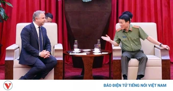 Bộ trưởng Bộ Công an Lương Tam Quang tiếp Phó Chủ tịch cấp cao Tập đoàn Leonardo