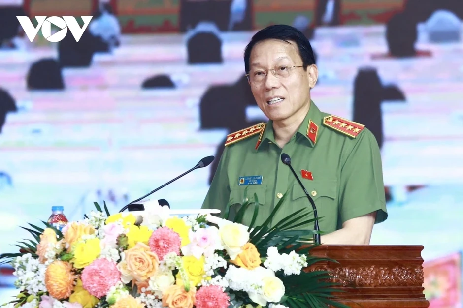 Bộ trưởng Bộ Công an Lương Tam Quang tiếp xúc cử tri tại tỉnh Hưng Yên Bộ trưởng Bộ Công an Lương Tam Quang tiếp xúc cử tri tại tỉnh Hưng Yên