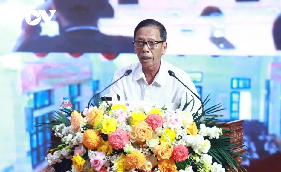 Bộ trưởng Bộ Công an Lương Tam Quang tiếp xúc cử tri tại tỉnh Hưng Yên Bộ trưởng Bộ Công an Lương Tam Quang tiếp xúc cử tri tại tỉnh Hưng Yên