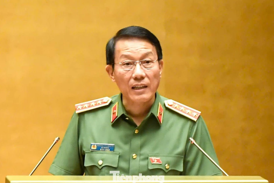 Bộ trưởng Bộ Công an trình Quốc hội sửa Bộ luật Hình sự: Bổ sung 9 tội mới, bỏ hình phạt tử hình với 6 tội Bộ trưởng Bộ Công an trình Quốc hội sửa Bộ luật Hình sự: Bổ sung 9 tội mới, bỏ hình phạt tử hình với 6 tội