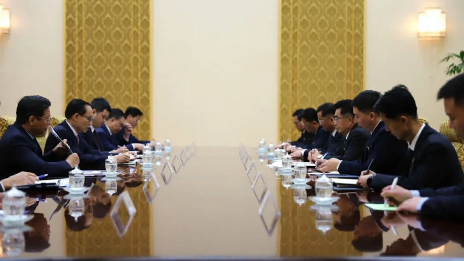 Bộ trưởng Bộ Ngoại giao Lê Hoài Trung thăm và làm việc tại Triều Tiên Bộ trưởng Bộ Ngoại giao Lê Hoài Trung thăm và làm việc tại Triều Tiên