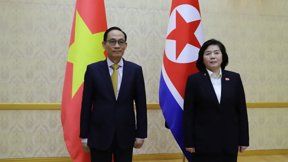 Bộ trưởng Bộ Ngoại giao Lê Hoài Trung thăm và làm việc tại Triều Tiên Bộ trưởng Bộ Ngoại giao Lê Hoài Trung thăm và làm việc tại Triều Tiên