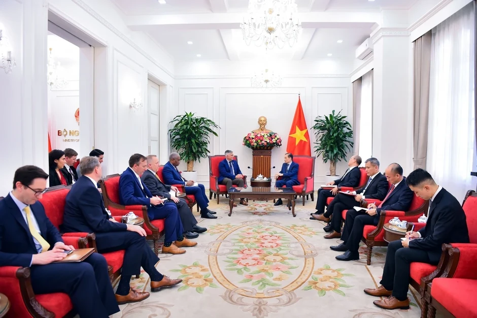 Bộ trưởng Bộ Ngoại giao Lê Hoài Trung tiếp Đoàn nghị sĩ Hoa Kỳ Bộ trưởng Bộ Ngoại giao Lê Hoài Trung tiếp Đoàn nghị sĩ Hoa Kỳ