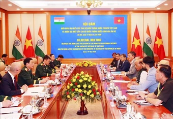 Bộ trưởng Bộ Quốc phòng Ấn Độ thăm chính thức Việt Nam