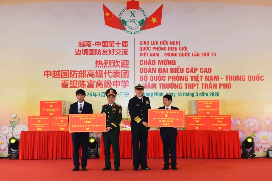 Bộ trưởng Bộ Quốc phòng Việt Nam và Trung Quốc chủ trì Giao lưu Hữu nghị quốc phòng biên giới Bộ trưởng Bộ Quốc phòng Việt Nam và Trung Quốc chủ trì Giao lưu Hữu nghị quốc phòng biên giới