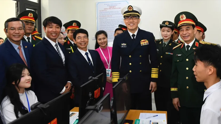 Bộ trưởng Bộ Quốc phòng Việt Nam và Trung Quốc chủ trì Giao lưu Hữu nghị quốc phòng biên giới Bộ trưởng Bộ Quốc phòng Việt Nam và Trung Quốc chủ trì Giao lưu Hữu nghị quốc phòng biên giới