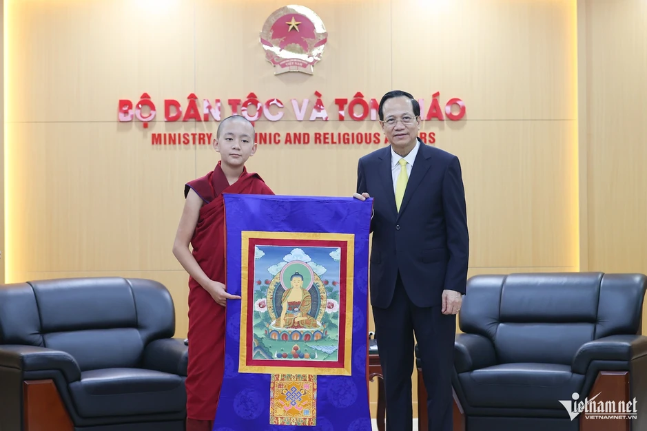 Bộ trưởng Đào Ngọc Dung tiếp Hoàng tôn Vairochana Rinpoche Bộ trưởng Đào Ngọc Dung tiếp Hoàng tôn Vairochana Rinpoche