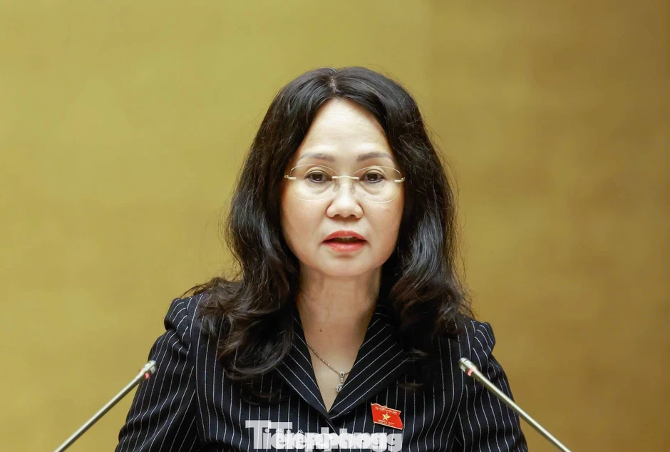 Bộ trưởng Lâm Thị Phương Thanh trình Quốc hội việc di dời 3 di tích tại Bắc Ninh Bộ trưởng Lâm Thị Phương Thanh trình Quốc hội việc di dời 3 di tích tại Bắc Ninh