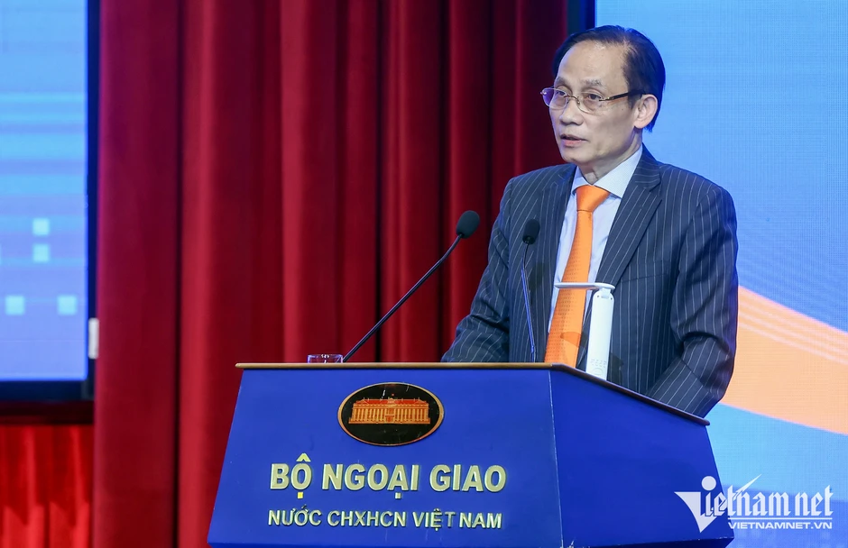 Bộ trưởng Lê Hoài Trung nói về trách nhiệm, vinh dự lịch sử của ngành Ngoại giao Bộ trưởng Lê Hoài Trung nói về trách nhiệm, vinh dự lịch sử của ngành Ngoại giao
