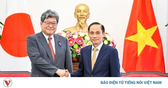 Bộ trưởng Lê Hoài Trung tiếp Quyền Tổng Thư ký Đảng Dân chủ Tự do Nhật Bản