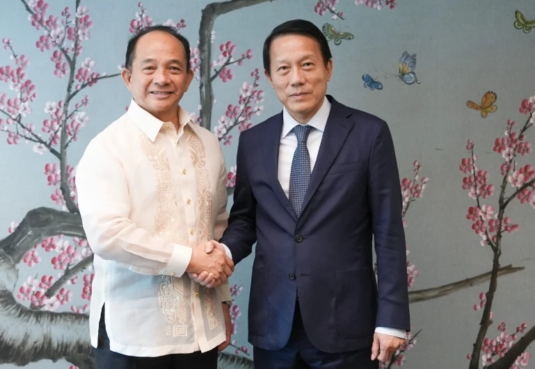 Bộ trưởng Lương Tam Quang gặp Cố vấn Hội đồng An ninh quốc gia Philippines Bộ trưởng Lương Tam Quang gặp Cố vấn Hội đồng An ninh quốc gia Philippines