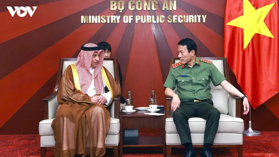 Bộ trưởng Lương Tam Quang tiếp Đại sứ đặc mệnh toàn quyền Vương quốc Saudi Arabia Bộ trưởng Lương Tam Quang tiếp Đại sứ đặc mệnh toàn quyền Vương quốc Saudi Arabia