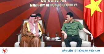 Bộ trưởng Lương Tam Quang tiếp Đại sứ đặc mệnh toàn quyền Vương quốc Saudi Arabia