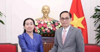 Bộ trưởng Ngoại giao Lê Hoài Trung đã tiếp Đại sứ Campuchia Touch Sopharath
