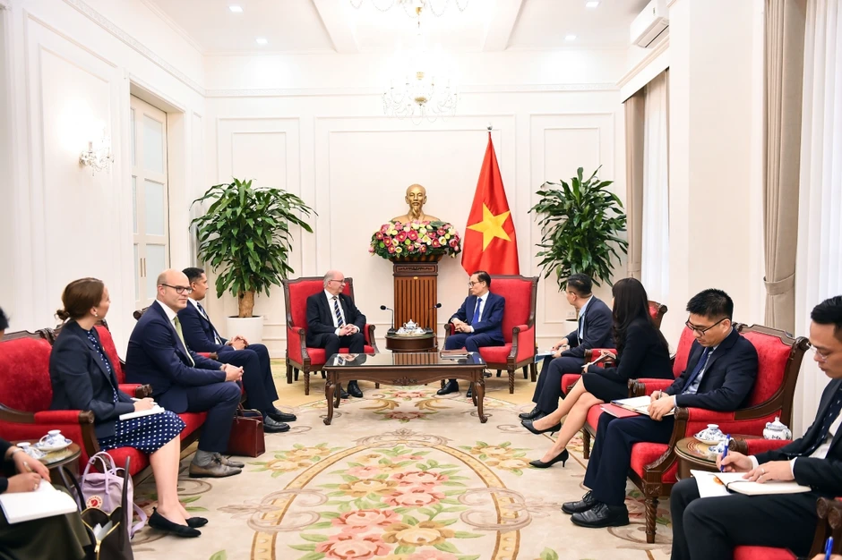 Bộ trưởng Ngoại giao Lê Hoài Trung tiếp Quốc vụ khanh Bộ Ngoại giao Thụy Điển Bộ trưởng Ngoại giao Lê Hoài Trung tiếp Quốc vụ khanh Bộ Ngoại giao Thụy Điển