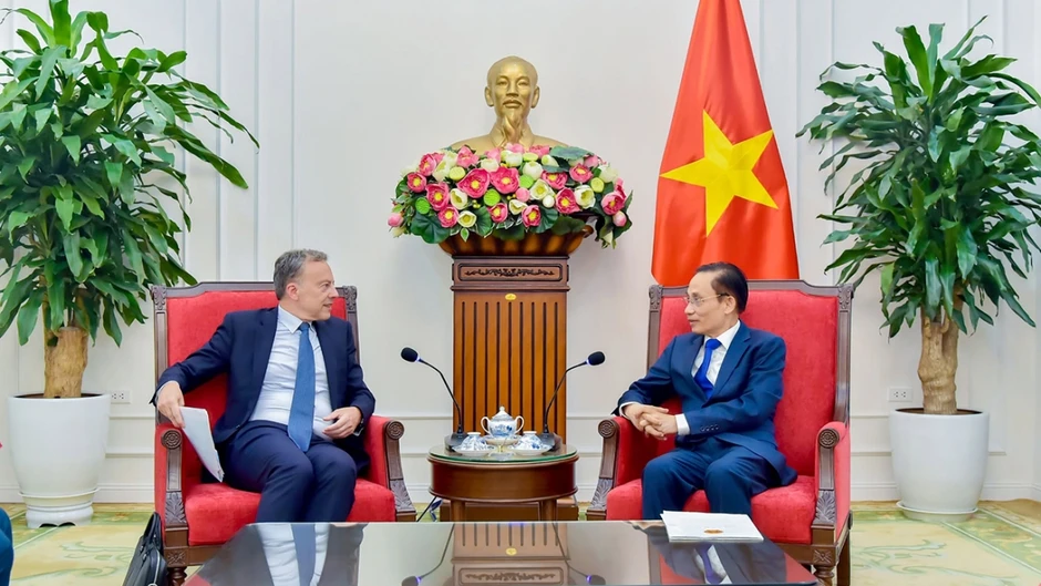 Bộ trưởng Ngoại giao Lê Hoài Trung tiếp Tổng Thư ký Bộ châu Âu và Ngoại giao Pháp Bộ trưởng Ngoại giao Lê Hoài Trung tiếp Tổng Thư ký Bộ châu Âu và Ngoại giao Pháp