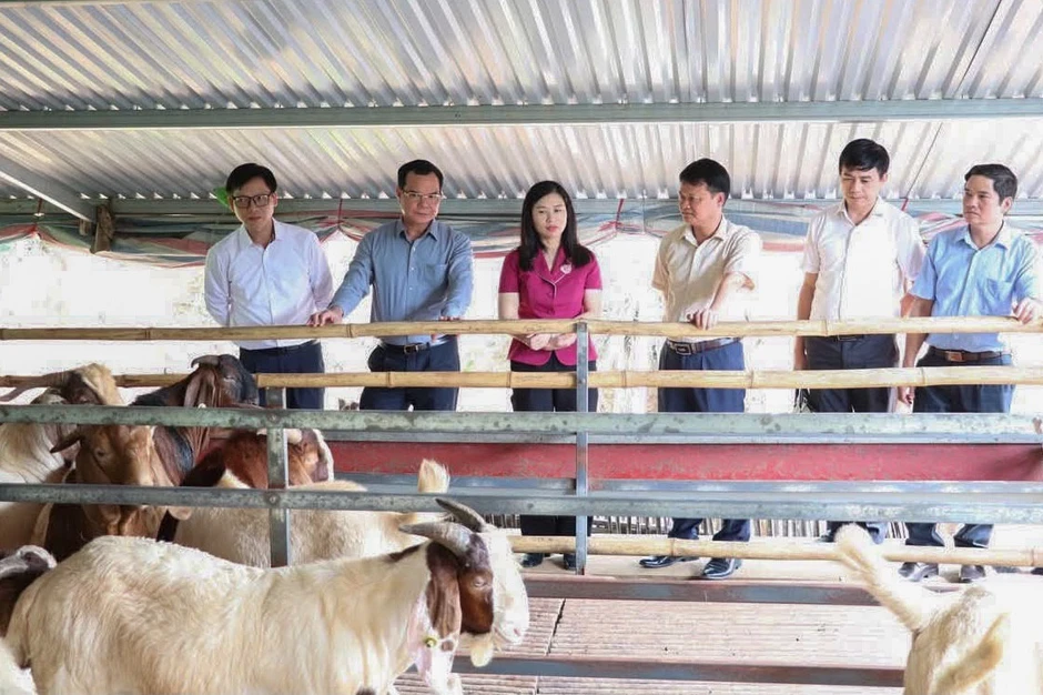 Bộ trưởng Nguyễn Đình Khang thăm đồng bào dân tộc thiểu số tỉnh Lạng Sơn