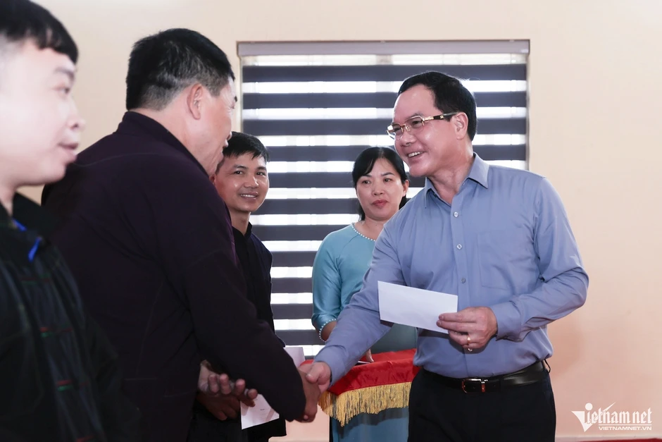 Bộ trưởng Nguyễn Đình Khang thăm đồng bào dân tộc thiểu số tỉnh Lạng Sơn