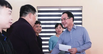 Bộ trưởng Nguyễn Đình Khang thăm đồng bào dân tộc thiểu số tỉnh Lạng Sơn