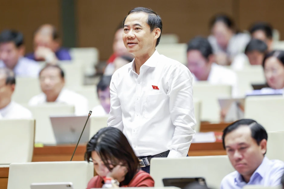 Bộ trưởng nói về "3 vòng kiểm soát" tác phẩm xuất bản về lãnh tụ, lịch sử Bộ trưởng nói về "3 vòng kiểm soát" tác phẩm xuất bản về lãnh tụ, lịch sử