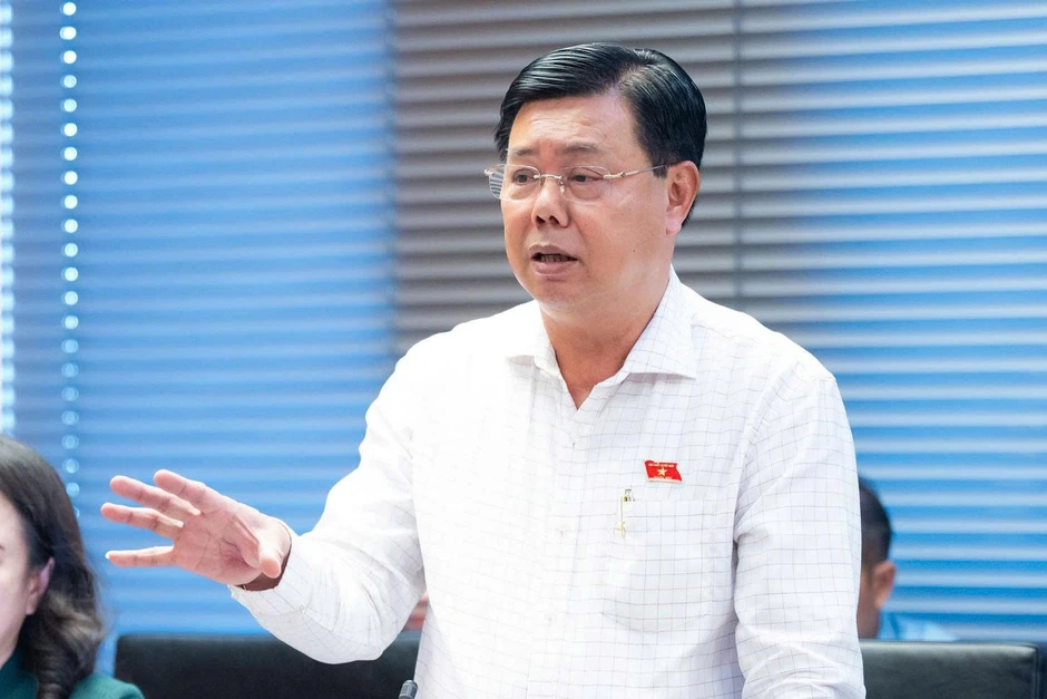 Bộ trưởng Nội vụ chia sẻ về lời nhắn của em nhỏ xin giữ tên trường