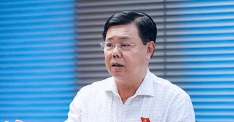 Bộ trưởng Nội vụ chia sẻ về lời nhắn của em nhỏ xin giữ tên trường