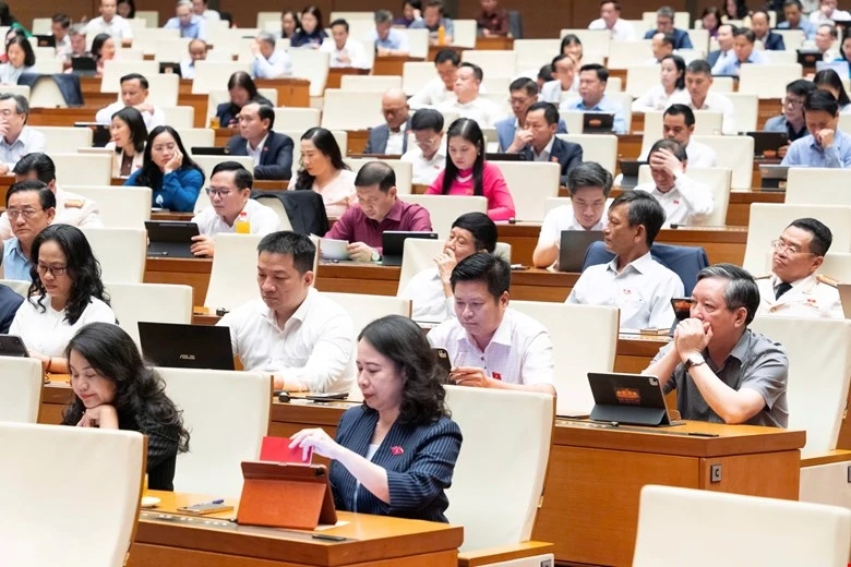 Bộ trưởng Trần Hồng Minh: Sẽ dùng thuế, tín dụng để kiểm soát đầu cơ bất động sản Bộ trưởng Trần Hồng Minh: Sẽ dùng thuế, tín dụng để kiểm soát đầu cơ bất động sản