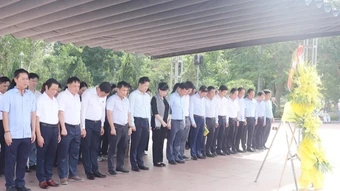 Bộ trưởng Y tế tri ân các Anh hùng liệt sĩ tại Quảng Trị