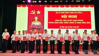 Bộ Tư lệnh Vùng Cảnh sát biển 2 trao quyết định phong, thăng quân hàm và nâng lương sĩ quan năm 2026