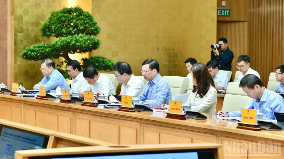 Bộ Xây dựng cần đi đầu trong giải ngân vốn đầu tư công, đẩy mạnh phát triển hạ tầng Bộ Xây dựng cần đi đầu trong giải ngân vốn đầu tư công, đẩy mạnh phát triển hạ tầng