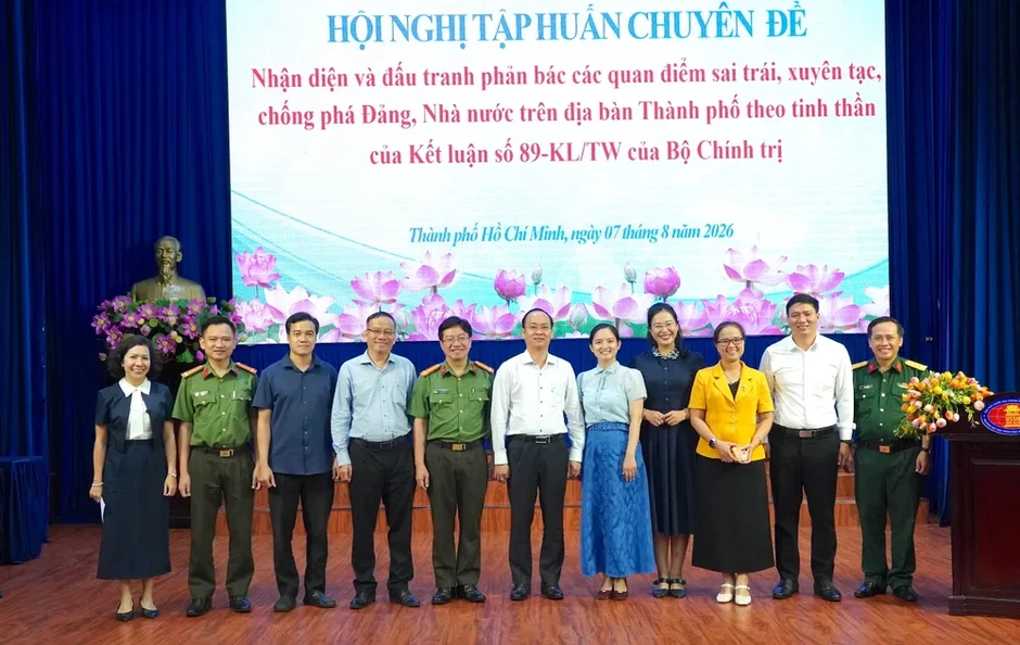 Bồi dưỡng kỹ năng nhận diện, đấu tranh với các quan điểm sai trái trên không gian mạng Bồi dưỡng kỹ năng nhận diện, đấu tranh với các quan điểm sai trái trên không gian mạng