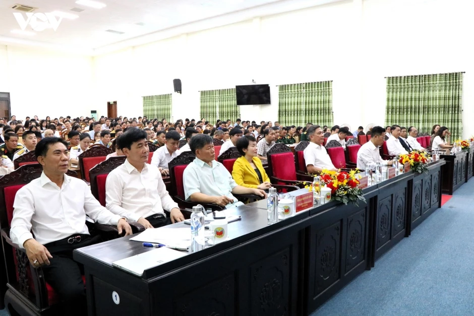 Bồi dưỡng lý luận chính trị cho giảng viên, giáo viên ở miền Trung - Tây Nguyên Bồi dưỡng lý luận chính trị cho giảng viên, giáo viên ở miền Trung - Tây Nguyên