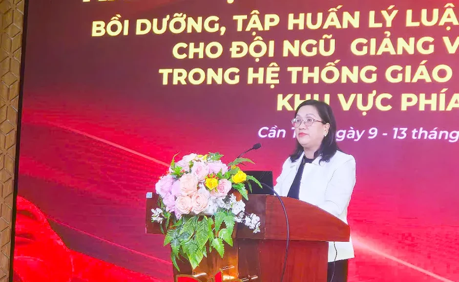 Bồi dưỡng, tập huấn lý luận chính trị cho giảng viên, giáo viên khu vực phía Nam