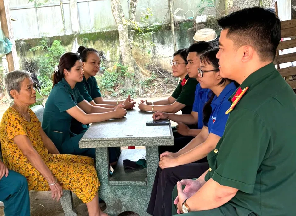 Bữa cơm tri ân, lan tỏa đạo lý "Uống nước nhớ nguồn" Bữa cơm tri ân, lan tỏa đạo lý "Uống nước nhớ nguồn"