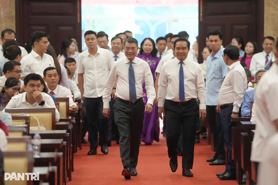 Buổi làm việc đầu tiên của Thủ tướng Lê Minh Hưng với TPHCM