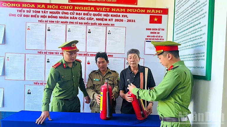 Cà Mau bảo vệ an toàn tuyệt đối cho hơn 1.600 khu vực bỏ phiếu Cà Mau bảo vệ an toàn tuyệt đối cho hơn 1.600 khu vực bỏ phiếu